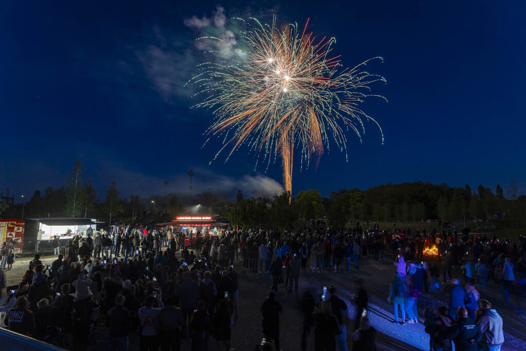 Feuerwerk zum Maifeuer Gispersleben 2026
