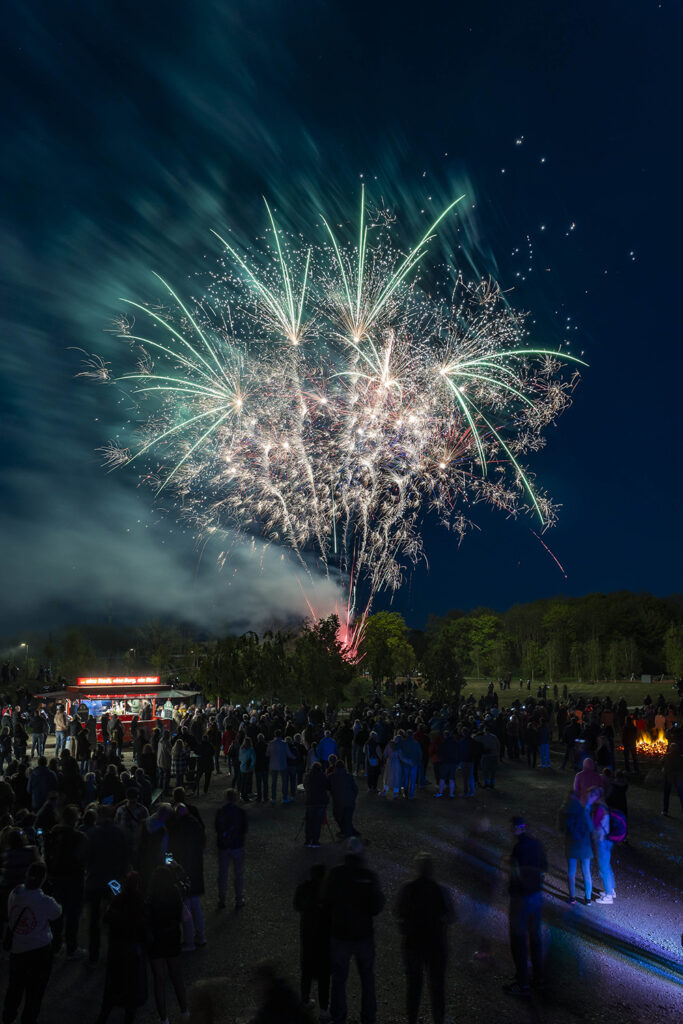Feuerwerk zum Maifeuer Gispersleben 2026