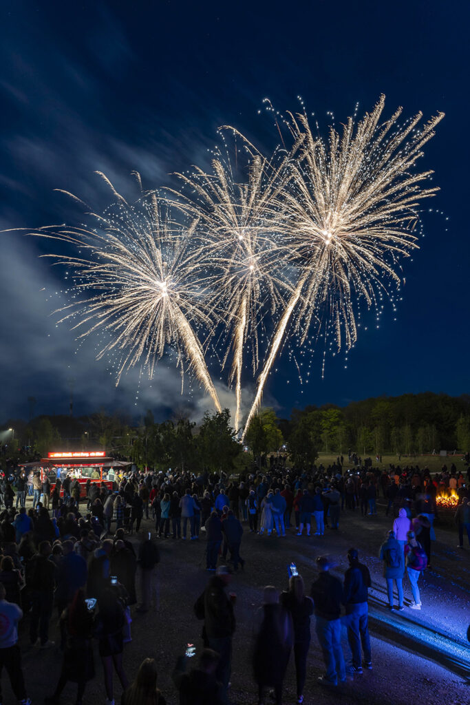 Feuerwerk zum Maifeuer Gispersleben 2026